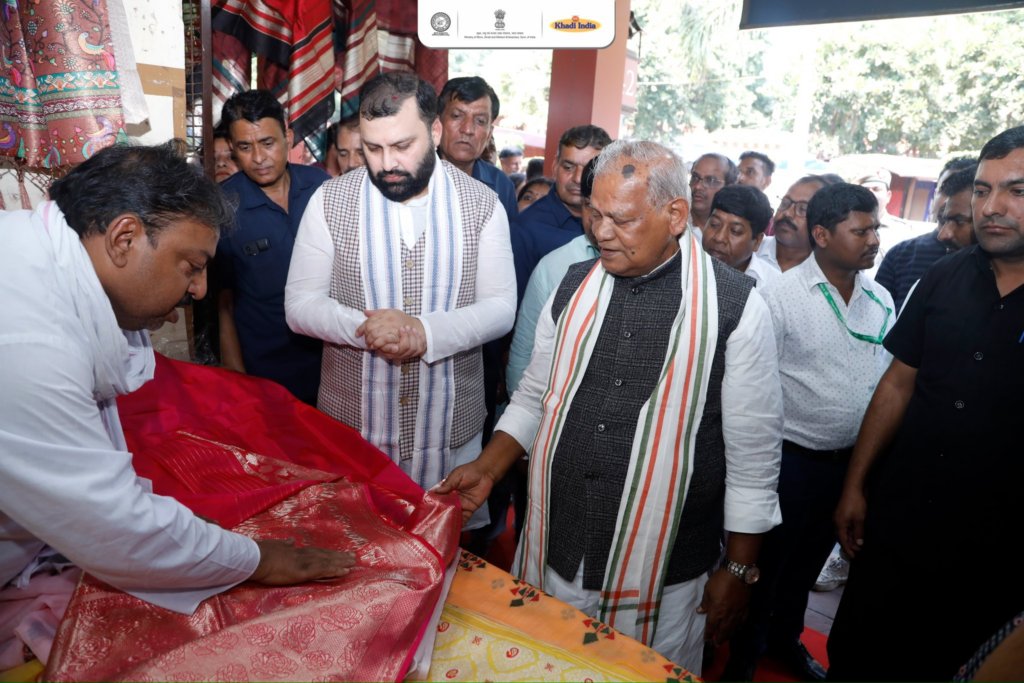 Khadi Mahotsav  में आकर स्वदेशी खादी उत्पाद खरीदें: जीतन राम मांझी 