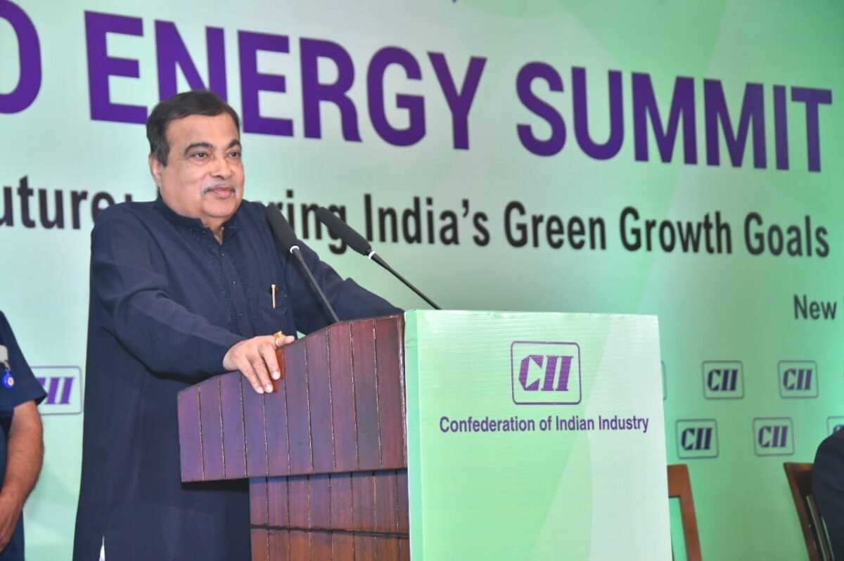 Nitin Gadkari On Green Fuels: नितिन गडकरी ने इथेनॉल इकोसिस्टम के निर्माण पर दिया जोर, कहा-2025 तक 20% का लक्ष्य
