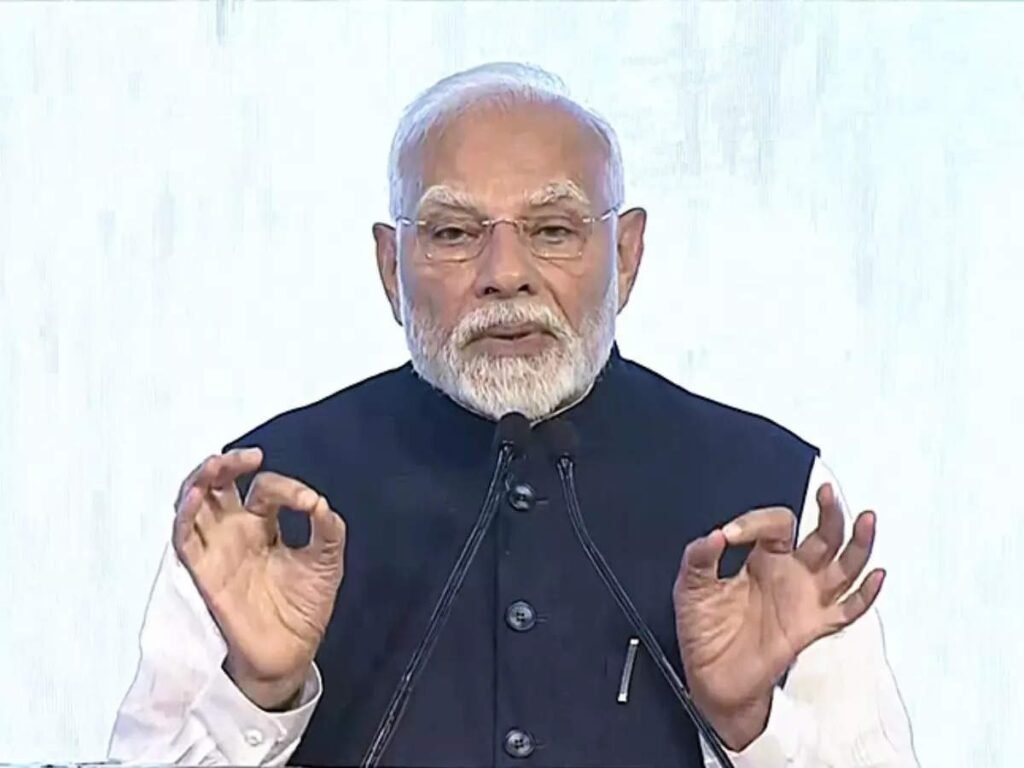 प्रधानमंत्री ने डिजिटल अरेस्ट स्कैम (PM Modi on Digital Arrest Scam) से बचाने के लिए तीन चरण बताएं हैं।