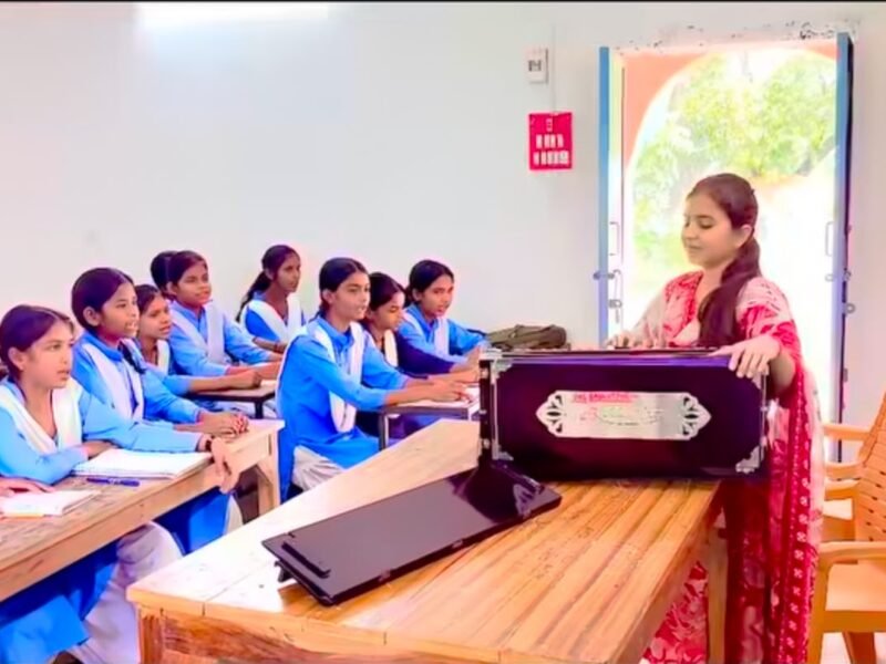 गीत-संगीत के जरिए बच्चों को रामचरितमानस और भजन सिखाती हैं सुपौल की शिक्षिका श्रुति मौसम
